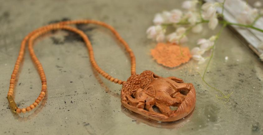 Kadam ♣ Wooden Neckpieces { p }